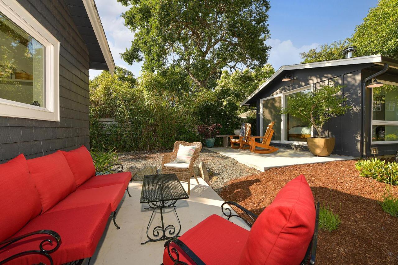 The Bayside Cottage North Saanich Exterior foto