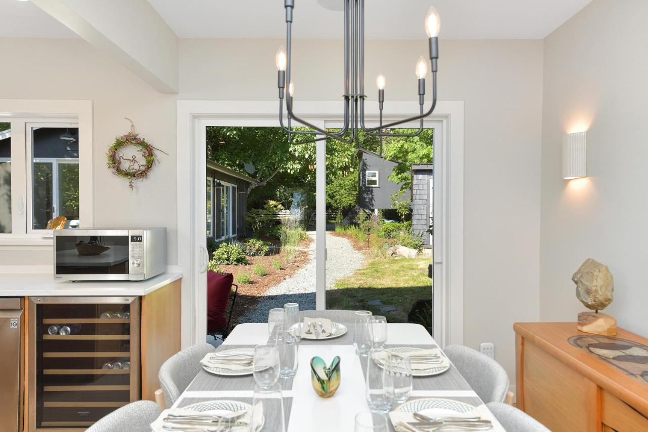 The Bayside Cottage North Saanich Exterior foto