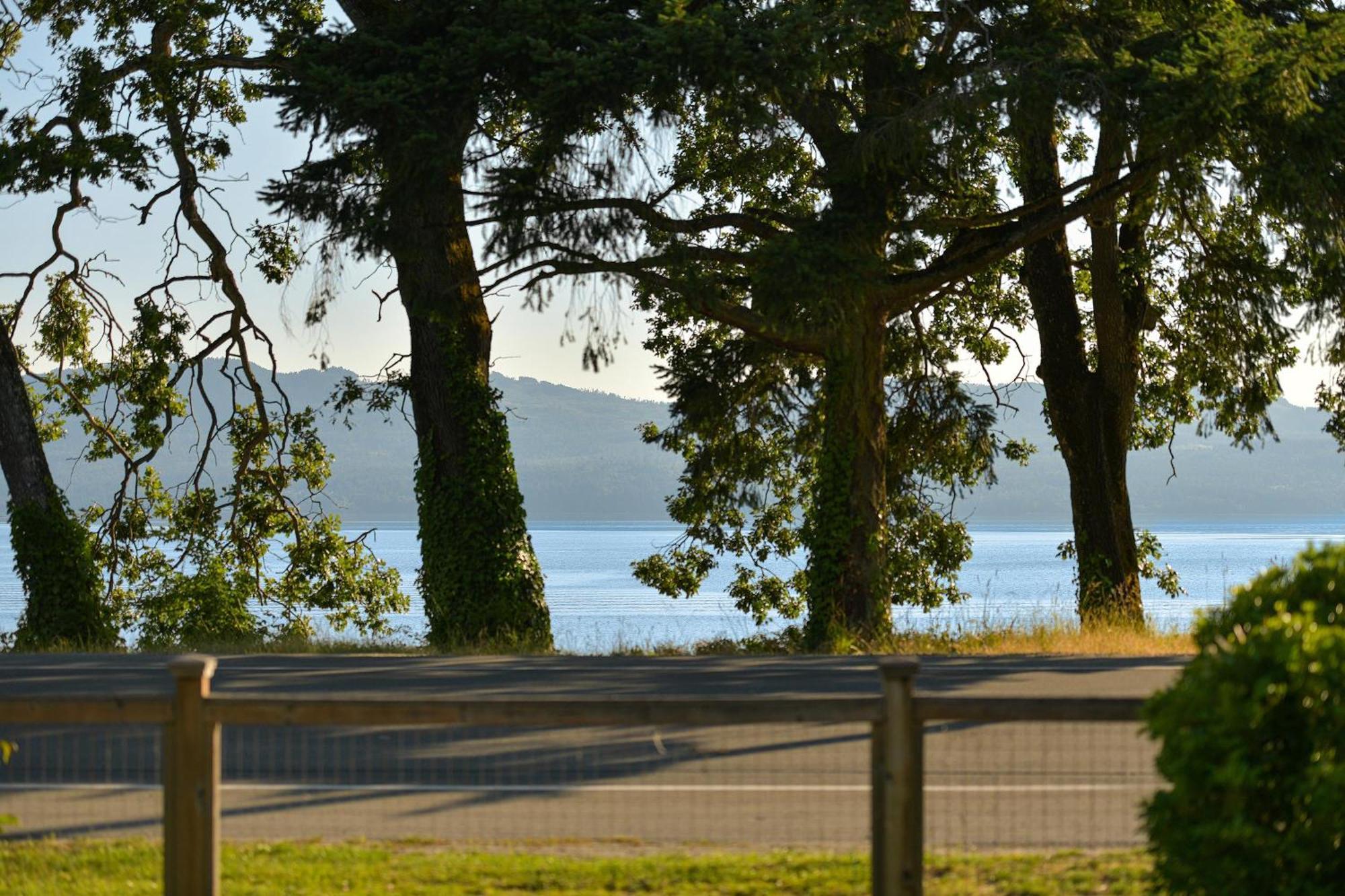 The Bayside Cottage North Saanich Exterior foto